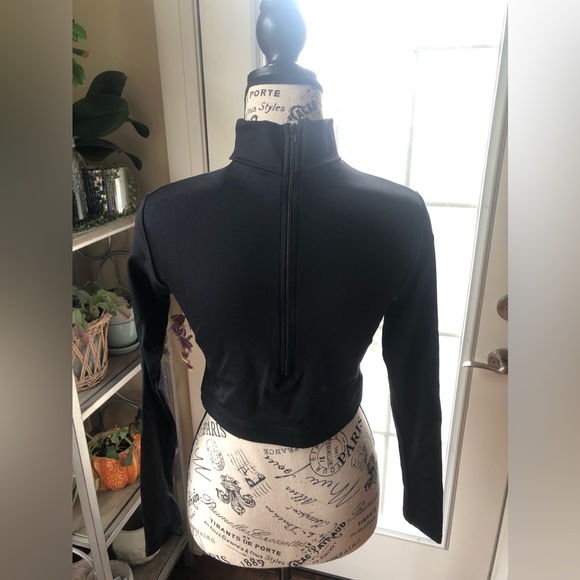 Capezio cropped mock neck long sleeve size large - Picture 2 of 4